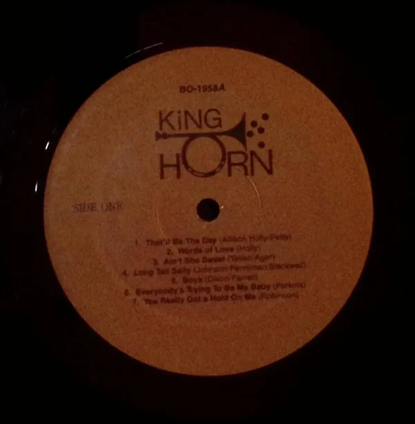 A close up of the side of a record
